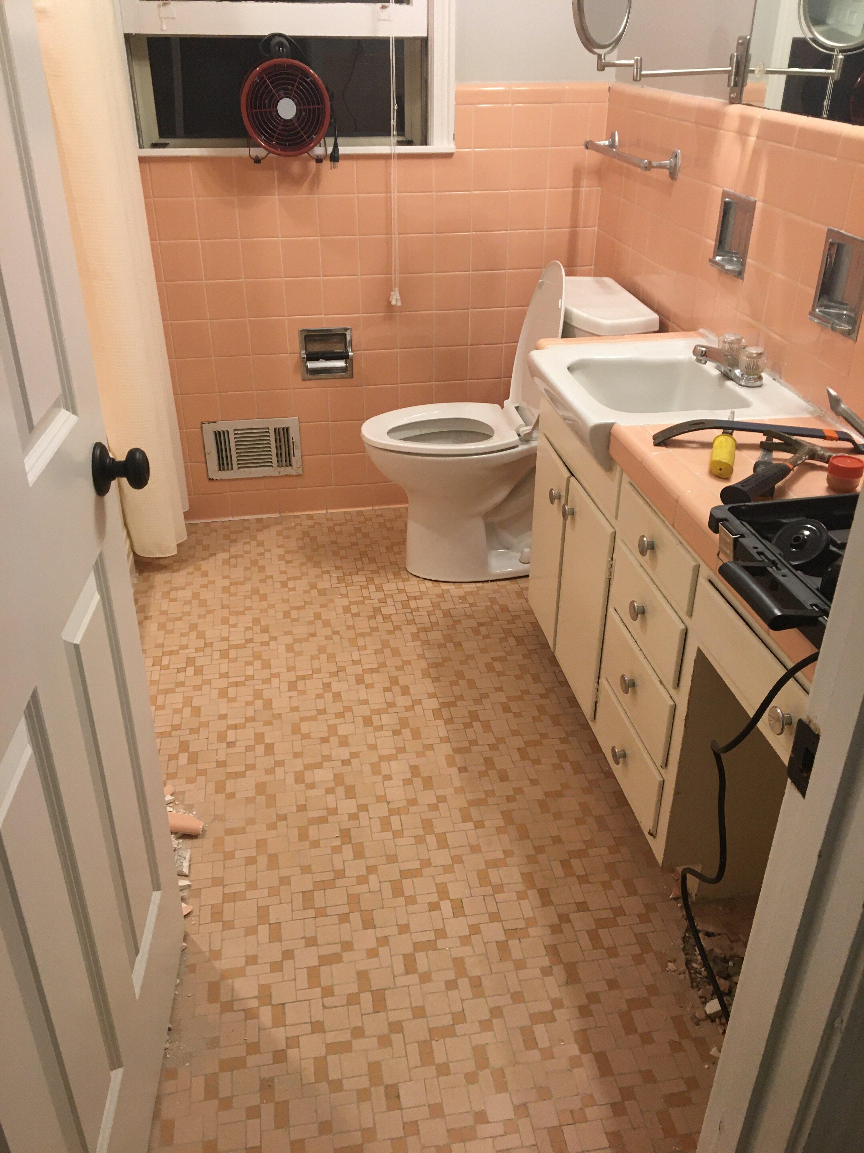 Bathroom 1.JPG
